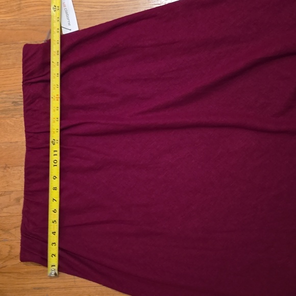 LIZ CLAIBORNE BRAND WOMEN'S PLUS SIZE BURGUNDY SKIRT SIZE XXL - Picture 6 of 12